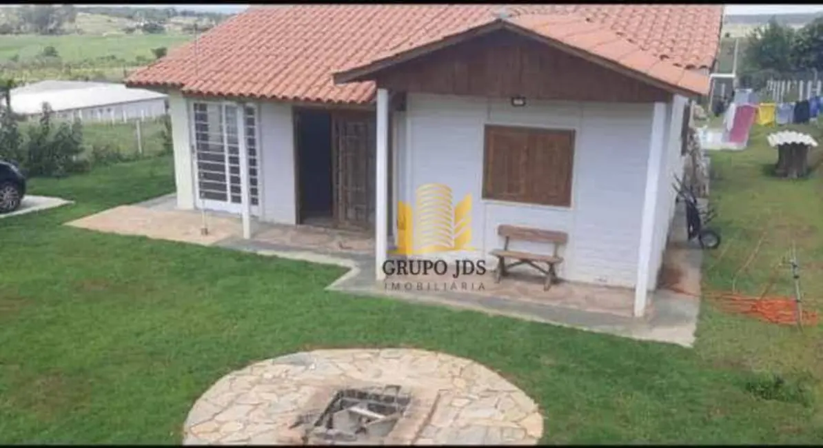 Chácara com 3 quartos à venda, 1000m2 em Sarapui - SP - imagem 3 Foto 3 de Chácara com 3 quartos à venda, 1000m2 em Sarapui - SP