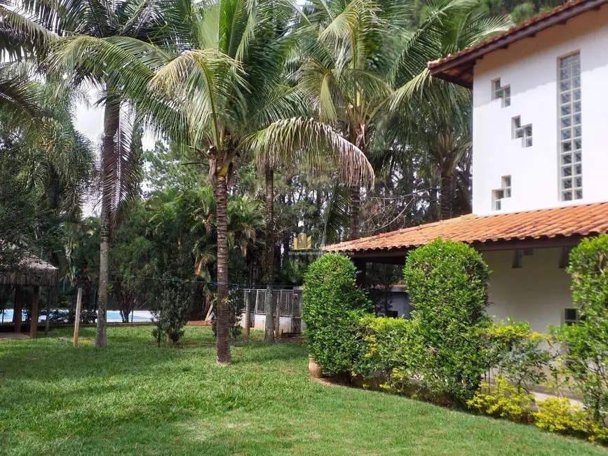 Chácara com 3 quartos à venda, 800m2 em Iporanga, Sorocaba - SP - imagem 3 Foto 3 de Chácara com 3 quartos à venda, 800m2 em Iporanga, Sorocaba - SP