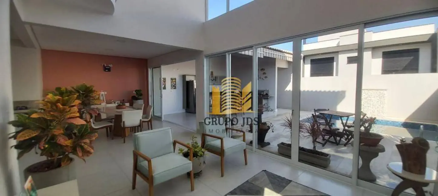 Foto 4 de Sobrado com 3 quartos à venda, 250m2 em Aparecidinha, Sorocaba - SP