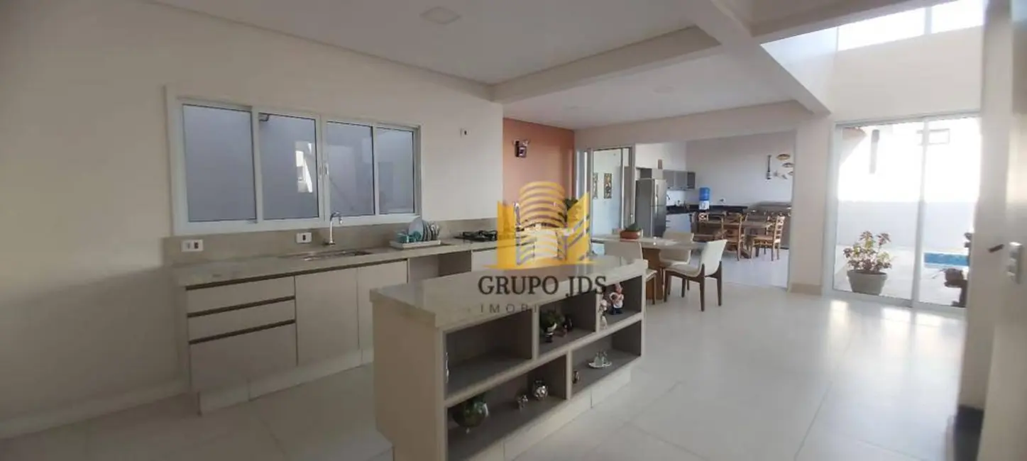 Foto 7 de Sobrado com 3 quartos à venda, 250m2 em Aparecidinha, Sorocaba - SP