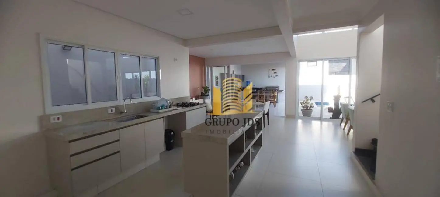Foto 8 de Sobrado com 3 quartos à venda, 250m2 em Aparecidinha, Sorocaba - SP