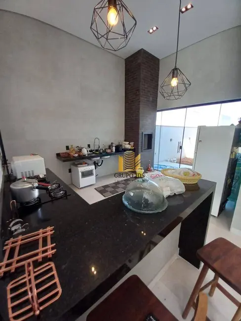 Casa com 3 quartos à venda, 200m2 em Wanel Ville, Sorocaba - SP - imagem 3 Foto 3 de Casa com 3 quartos à venda, 200m2 em Wanel Ville, Sorocaba - SP