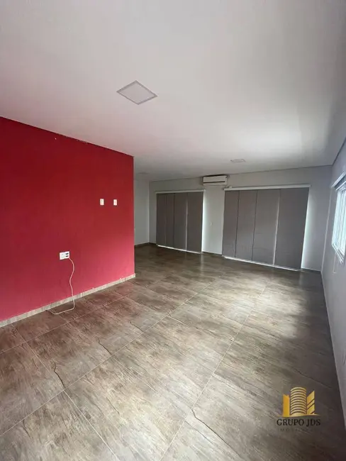 Casa com 4 quartos à venda, 200m2 em Wanel Ville, Sorocaba - SP - imagem 4 Foto 4 de Casa com 4 quartos à venda, 200m2 em Wanel Ville, Sorocaba - SP