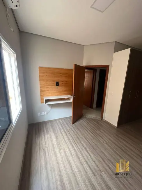 Casa com 4 quartos à venda, 200m2 em Wanel Ville, Sorocaba - SP - imagem 8 Foto 8 de Casa com 4 quartos à venda, 200m2 em Wanel Ville, Sorocaba - SP