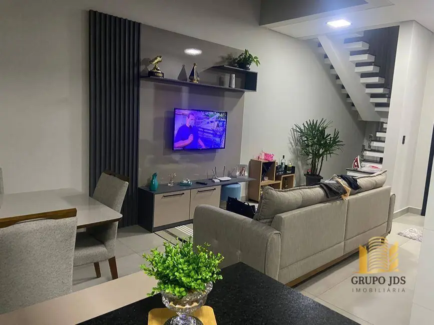 Foto 2 de Sobrado com 3 quartos à venda, 154m2 em Horto Florestal, Sorocaba - SP