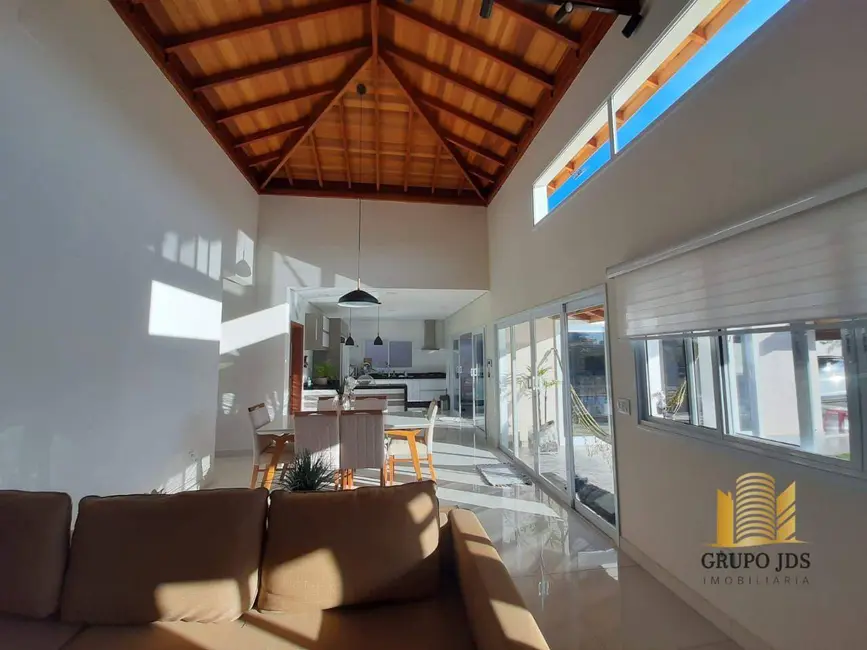 Foto 2 de Casa com 4 quartos à venda, 300m2 em Residencial Ecopark, Tatui - SP