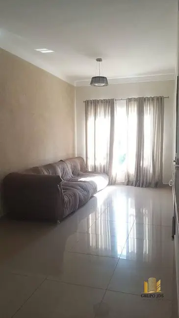 Casa com 3 quartos à venda, 200m2 em Wanel Ville, Sorocaba - SP - imagem 2 Foto 2 de Casa com 3 quartos à venda, 200m2 em Wanel Ville, Sorocaba - SP