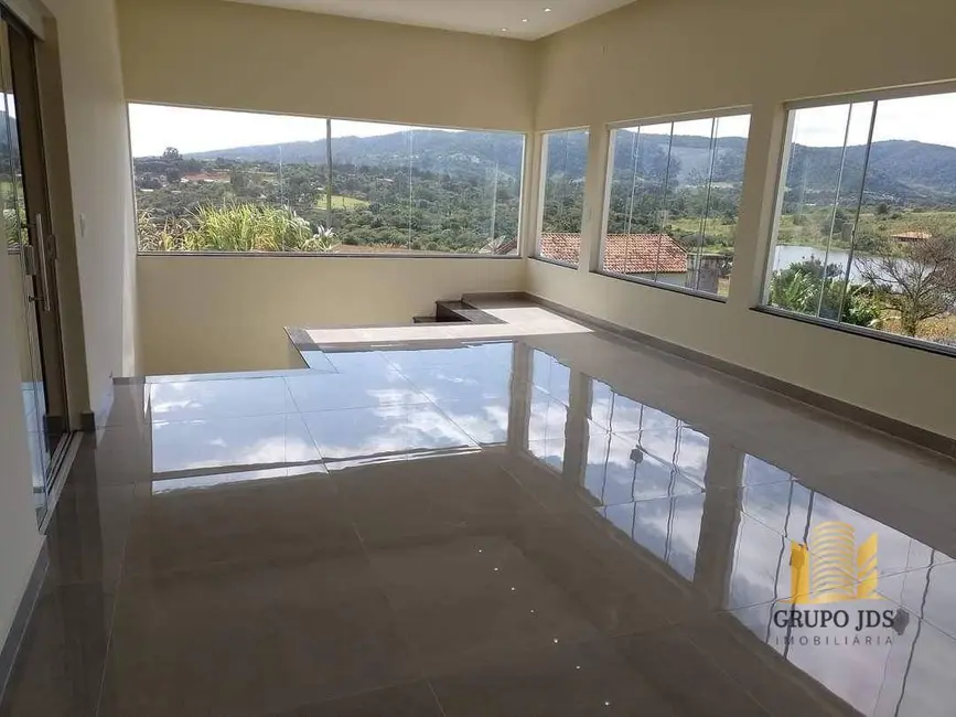 Chácara com 4 quartos à venda, 4200m2 em Iperozinho, Capela Do Alto - SP - imagem 3 Foto 3 de Chácara com 4 quartos à venda, 4200m2 em Iperozinho, Capela Do Alto - SP