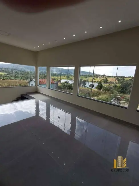 Chácara com 4 quartos à venda, 4200m2 em Iperozinho, Capela Do Alto - SP - imagem 5 Foto 5 de Chácara com 4 quartos à venda, 4200m2 em Iperozinho, Capela Do Alto - SP