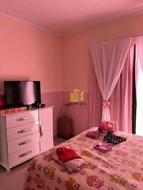 Sobrado com 3 quartos à venda, 200m2 em Jardim Novo Horizonte, Sorocaba - SP - imagem 9 Foto 9 de Sobrado com 3 quartos à venda, 200m2 em Jardim Novo Horizonte, Sorocaba - SP