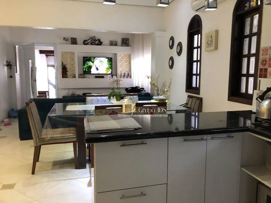 Casa com 3 quartos à venda, 165m2 em Jardim Simus, Sorocaba - SP - imagem 6 Foto 6 de Casa com 3 quartos à venda, 165m2 em Jardim Simus, Sorocaba - SP