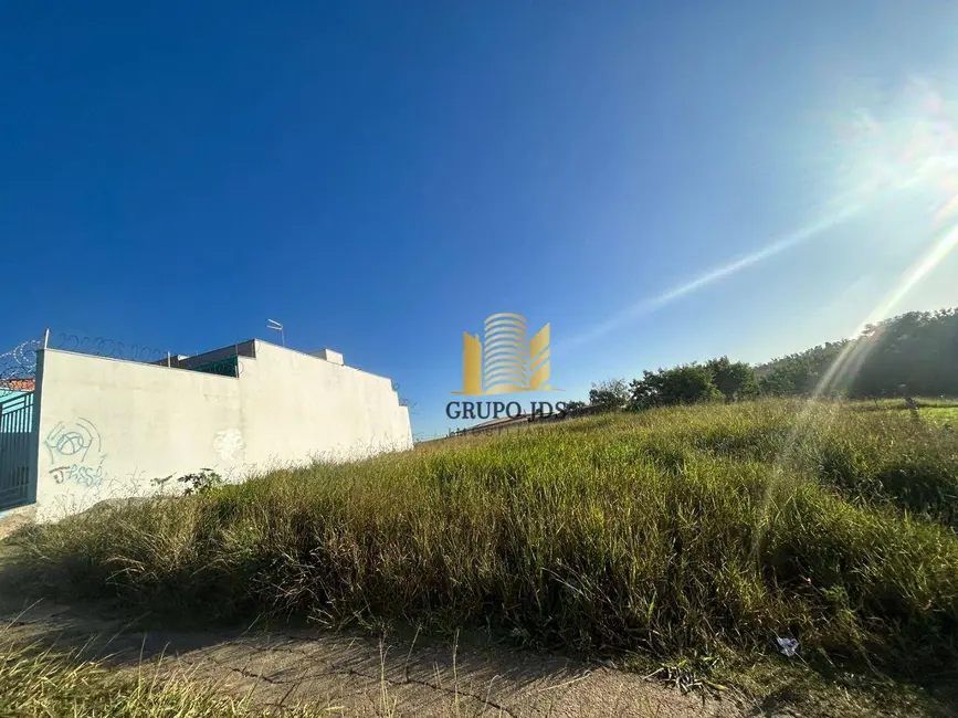 Foto 1 de Terreno / Lote à venda, 202m2 em Lopes de Oliveira, Sorocaba - SP