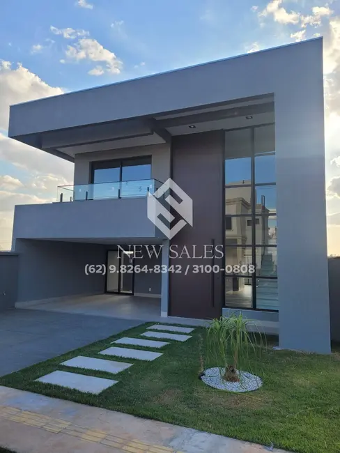 Casa com 4 quartos à venda, 211m2 em Senador Canedo - GO - imagem 1 Foto 1 de Casa com 4 quartos à venda, 211m2 em Senador Canedo - GO