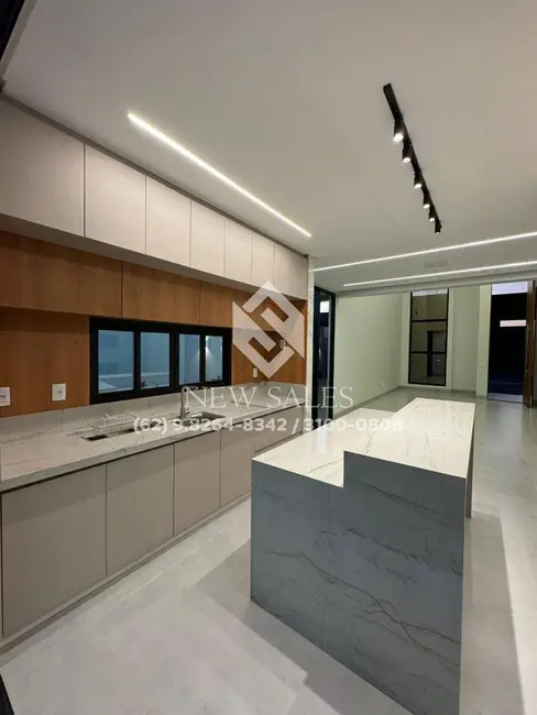 Foto 2 de Casa com 3 quartos à venda, 180m2 em Senador Canedo - GO