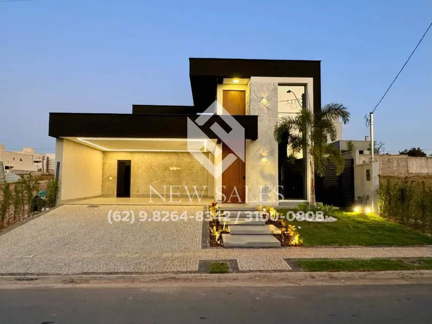 Foto 1 de Casa com 3 quartos à venda, 180m2 em Senador Canedo - GO