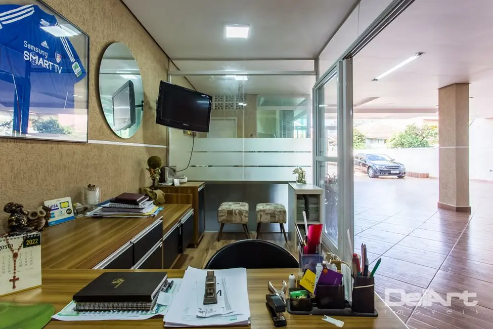 Casa com 3 quartos à venda, 540m2 em Rebouças, Curitiba - PR - imagem 4 Foto 4 de Casa com 3 quartos à venda, 540m2 em Rebouças, Curitiba - PR