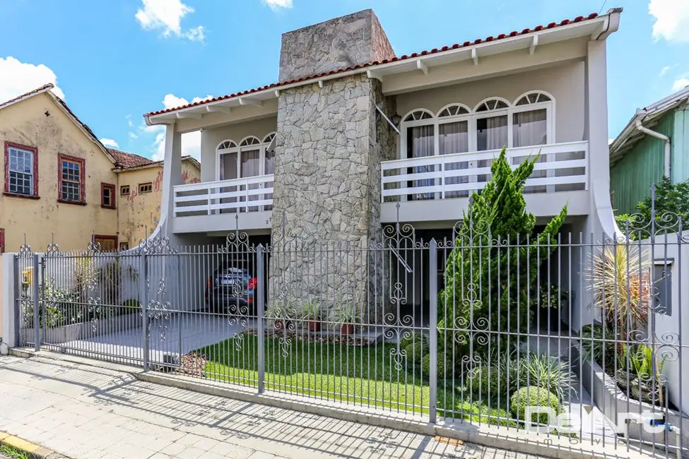 Foto 1 de Casa com 3 quartos à venda, 288m2 em Centro, Rio Negro - PR
