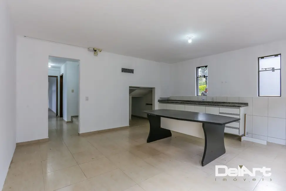 Casa com 3 quartos à venda, 465m2 em Santo Inácio, Curitiba - PR - imagem 4 Foto 4 de Casa com 3 quartos à venda, 465m2 em Santo Inácio, Curitiba - PR