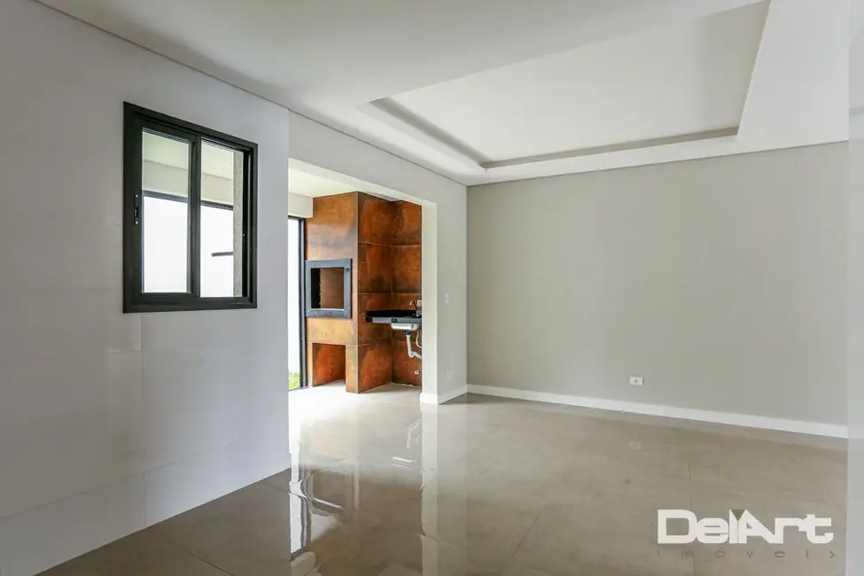 Sobrado com 3 quartos à venda, 160m2 em Bom Retiro, Curitiba - PR - imagem 8 Foto 8 de Sobrado com 3 quartos à venda, 160m2 em Bom Retiro, Curitiba - PR