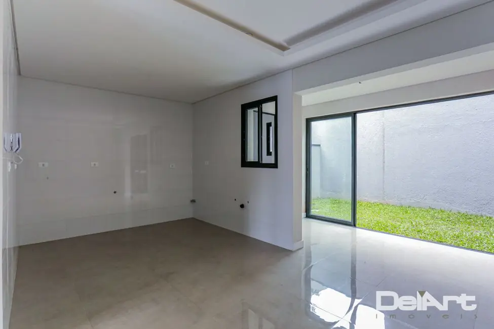 Sobrado com 3 quartos à venda, 160m2 em Bom Retiro, Curitiba - PR - imagem 9 Foto 9 de Sobrado com 3 quartos à venda, 160m2 em Bom Retiro, Curitiba - PR