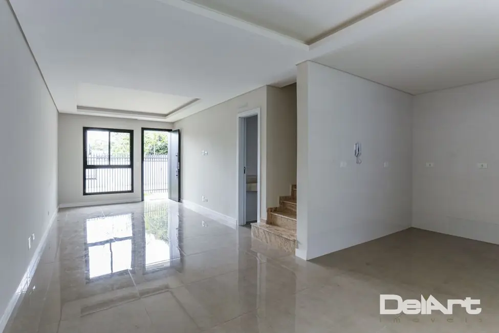 Sobrado com 3 quartos à venda, 160m2 em Bom Retiro, Curitiba - PR - imagem 6 Foto 6 de Sobrado com 3 quartos à venda, 160m2 em Bom Retiro, Curitiba - PR