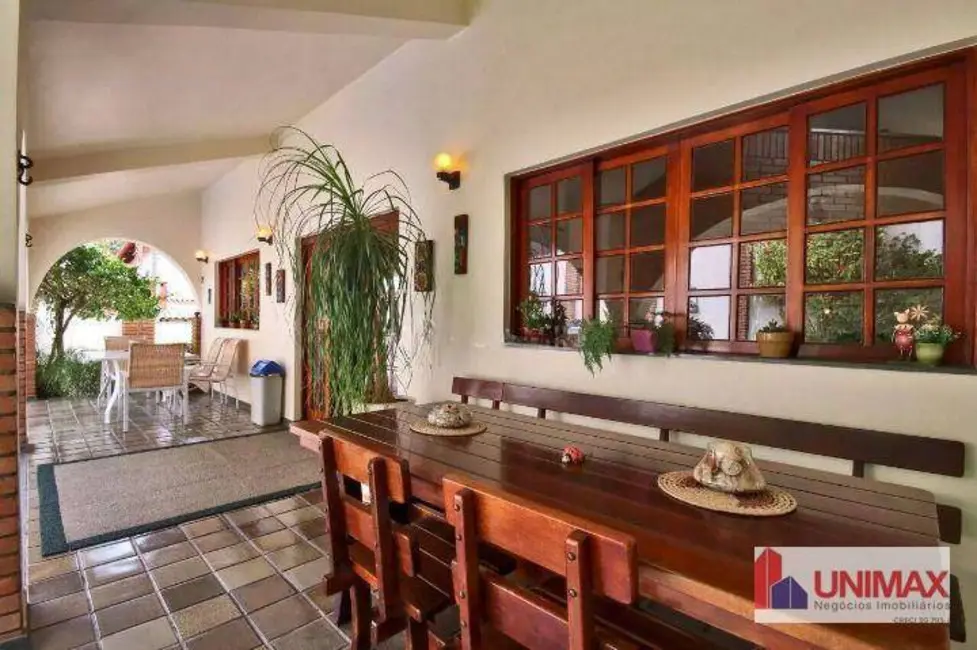 Casa de Condomínio com 3 quartos à venda, 585m2 em Barueri - SP - imagem 8 Foto 8 de Casa de Condomínio com 3 quartos à venda, 585m2 em Barueri - SP