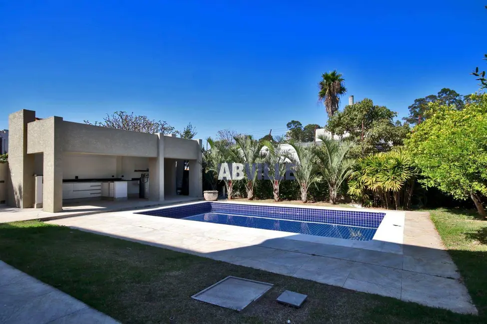Casa de Condomínio com 5 quartos à venda e para alugar, 560m2 em Barueri - SP - imagem 2 Foto 2 de Casa de Condomínio com 5 quartos à venda e para alugar, 560m2 em Barueri - SP