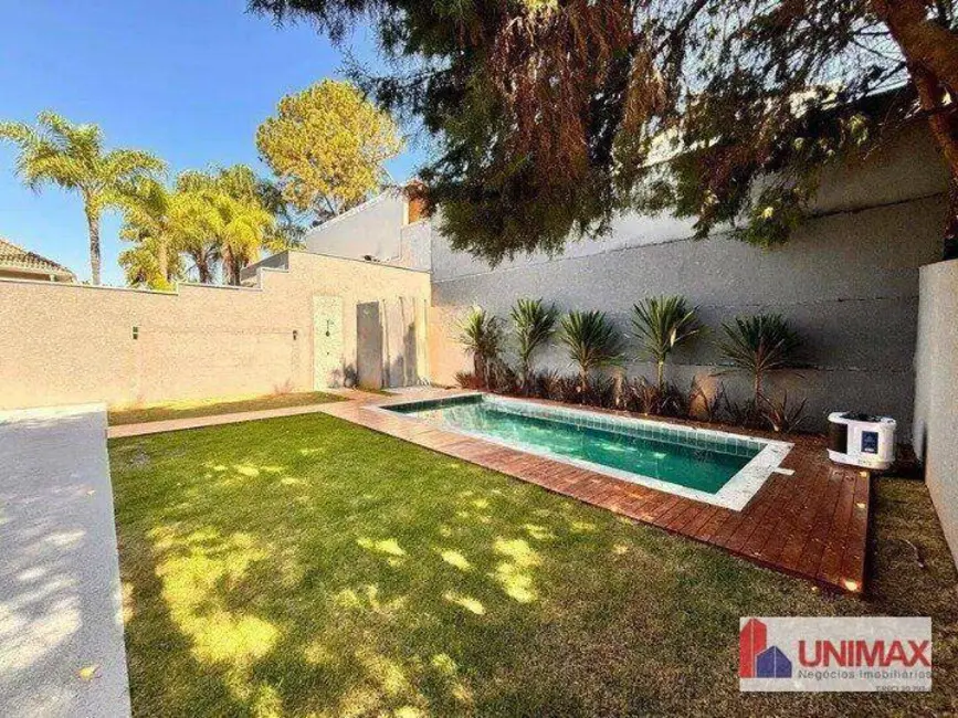 Foto 1 de Casa de Condomínio com 5 quartos à venda e para alugar, 442m2 em Santana De Parnaiba - SP