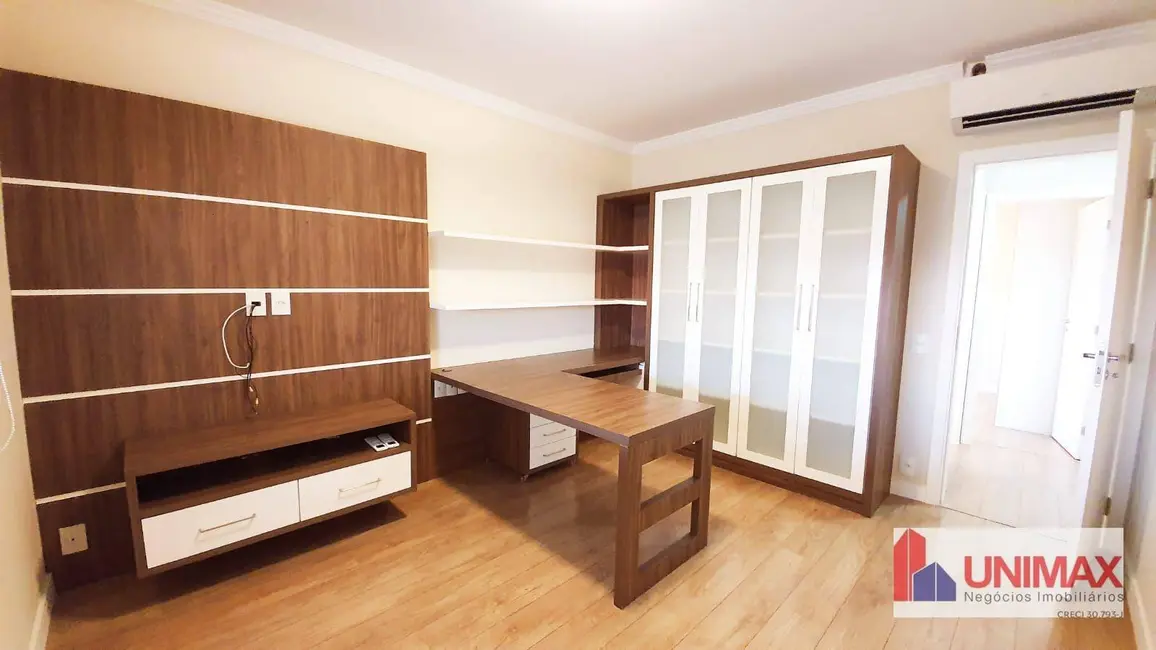 Apartamento com 3 quartos para alugar, 212m2 em Barueri - SP - imagem 8 Foto 8 de Apartamento com 3 quartos para alugar, 212m2 em Barueri - SP
