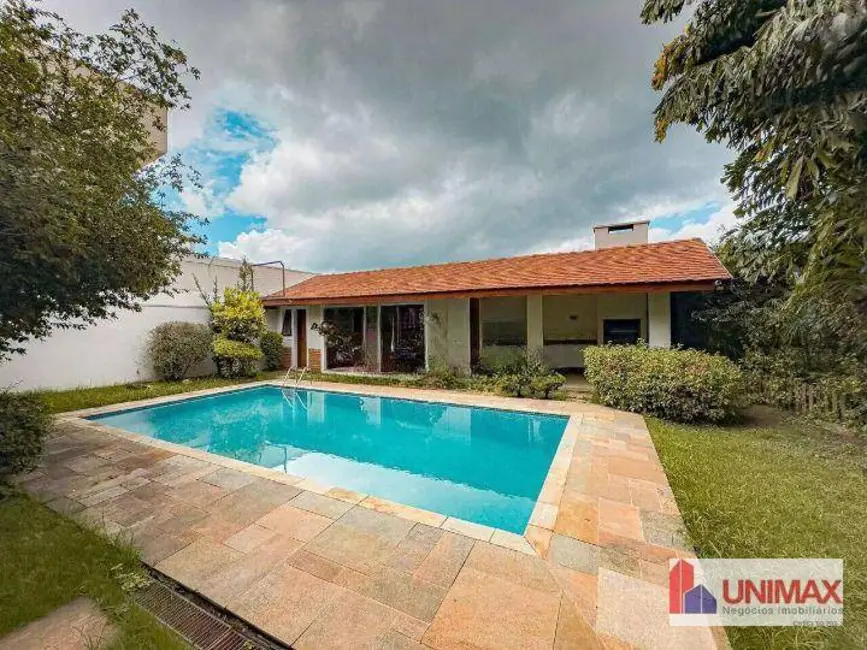 Casa de Condomínio com 3 quartos para alugar, 683m2 em Barueri - SP - imagem 1 Foto 1 de Casa de Condomínio com 3 quartos para alugar, 683m2 em Barueri - SP