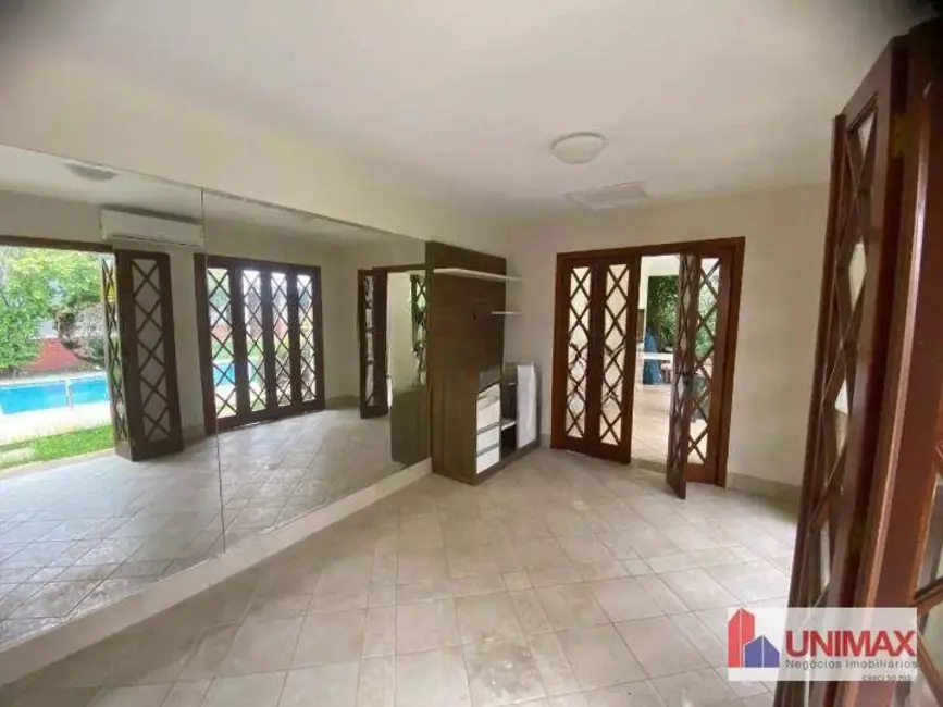 Casa de Condomínio com 3 quartos para alugar, 683m2 em Barueri - SP - imagem 6 Foto 6 de Casa de Condomínio com 3 quartos para alugar, 683m2 em Barueri - SP