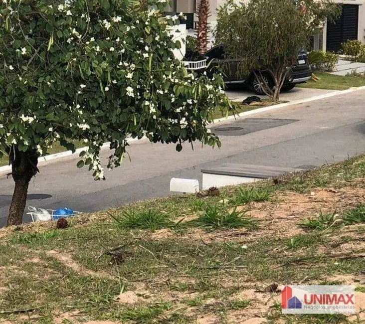 Foto 1 de Terreno / Lote à venda, 420m2 em Barueri - SP