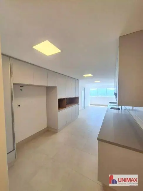 Apartamento com 3 quartos para alugar, 338m2 em Barueri - SP - imagem 9 Foto 9 de Apartamento com 3 quartos para alugar, 338m2 em Barueri - SP