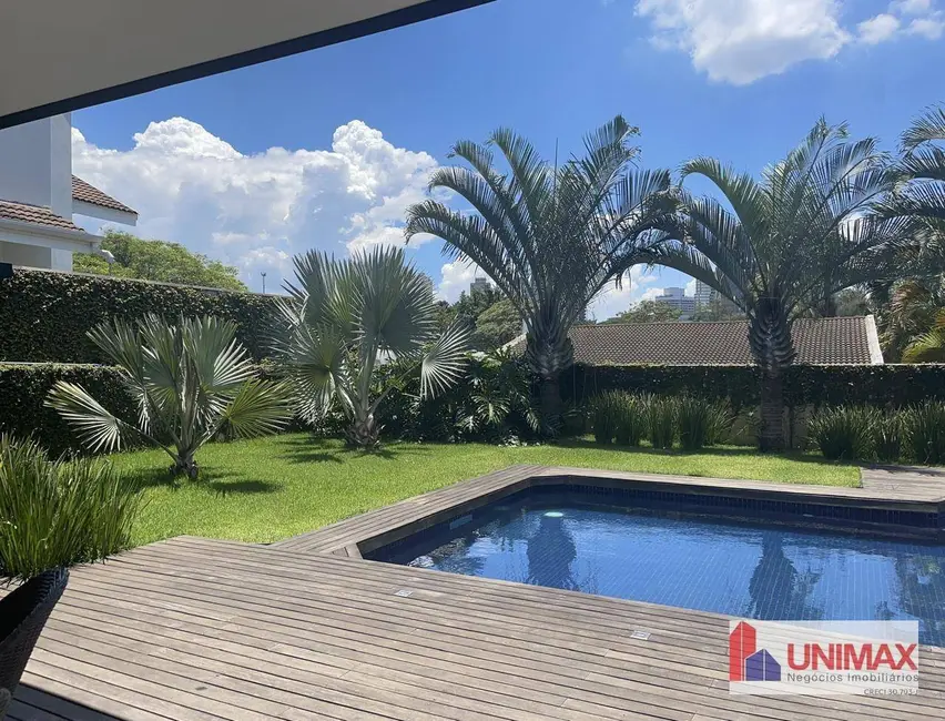 Foto 1 de Casa de Condomínio com 4 quartos para alugar, 900m2 em Barueri - SP