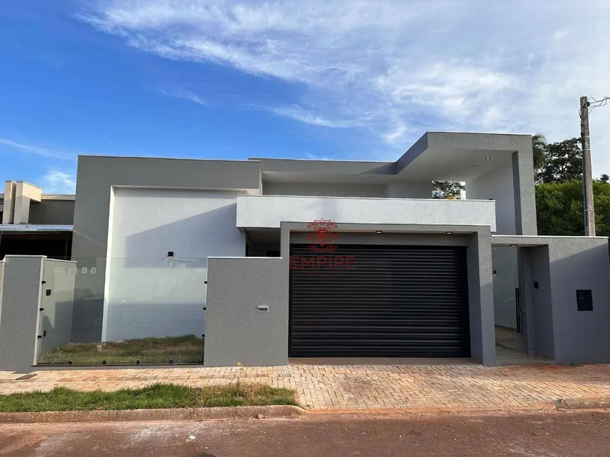 Foto 1 de Casa com 3 quartos à venda, 200m2 em Palotina - PR
