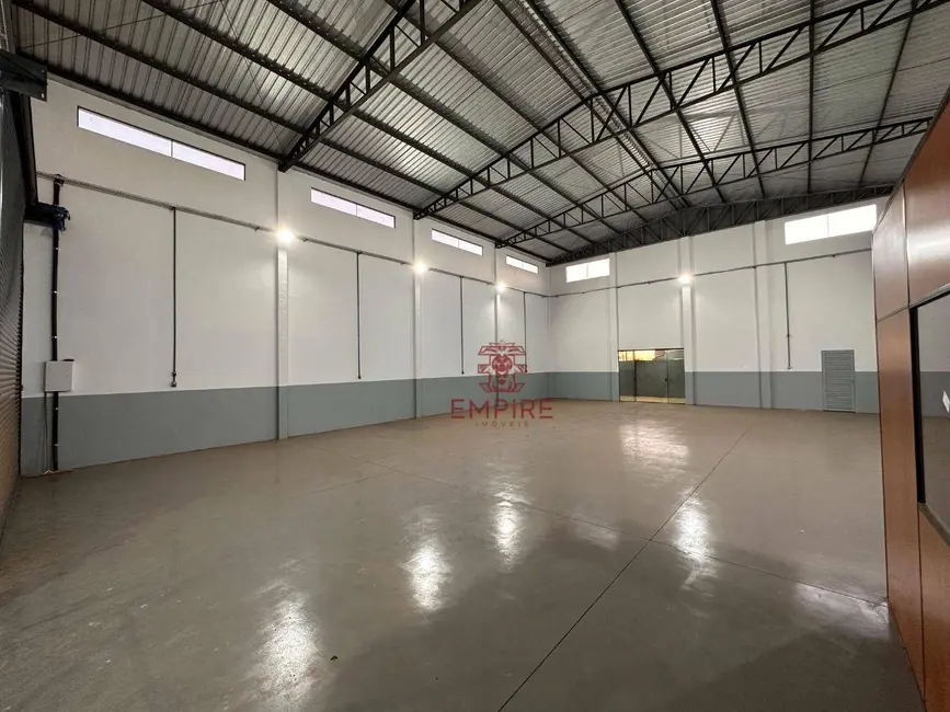 Armazém / Galpão para alugar, 350m2 em Centro, Palotina - PR - imagem 7 Foto 7 de Armazém / Galpão para alugar, 350m2 em Centro, Palotina - PR