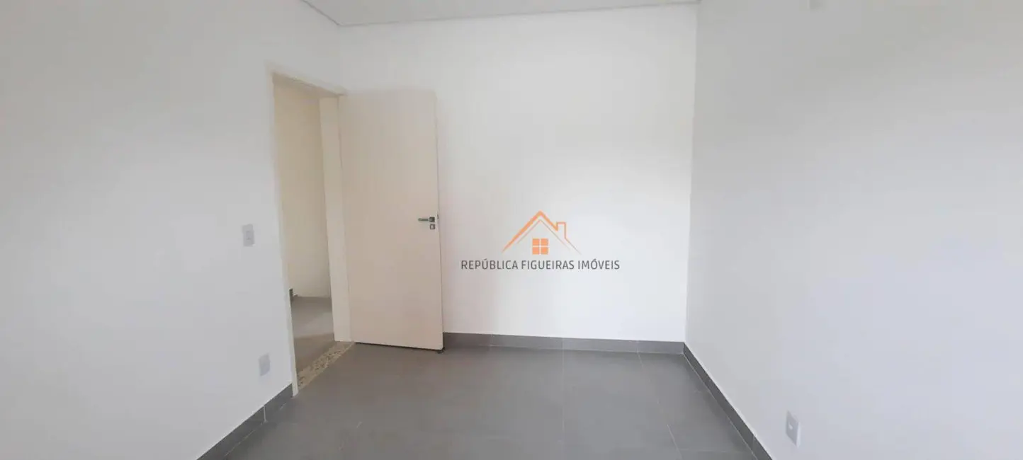 Foto 9 de Casa com 3 quartos à venda, 100m2 em Chácara Roselândia, Cotia - SP