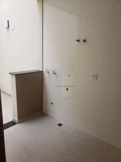 Sobrado com 3 quartos à venda, 201m2 em Sao Bernardo Do Campo - SP - imagem 6 Foto 6 de Sobrado com 3 quartos à venda, 201m2 em Sao Bernardo Do Campo - SP