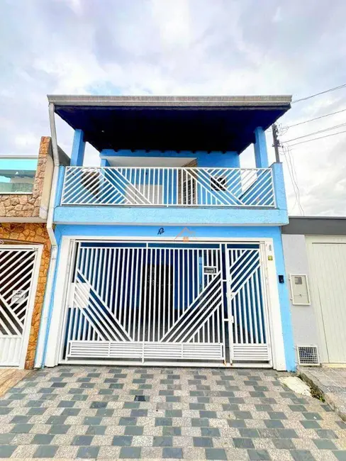 Foto 1 de Sobrado com 3 quartos à venda, 223m2 em Parque São Vicente, Maua - SP