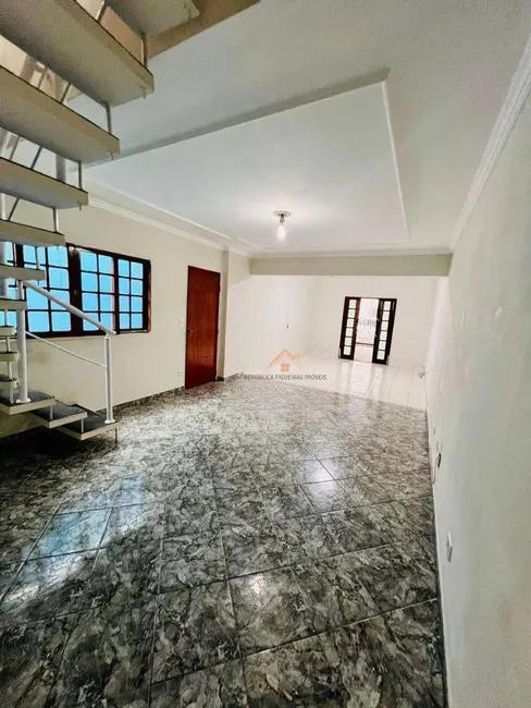 Foto 3 de Sobrado com 3 quartos à venda, 223m2 em Parque São Vicente, Maua - SP