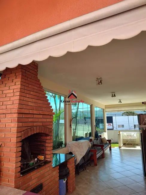 Casa com 3 quartos à venda, 176m2 em Vila Suissa, Mogi Das Cruzes - SP - imagem 4 Foto 4 de Casa com 3 quartos à venda, 176m2 em Vila Suissa, Mogi Das Cruzes - SP