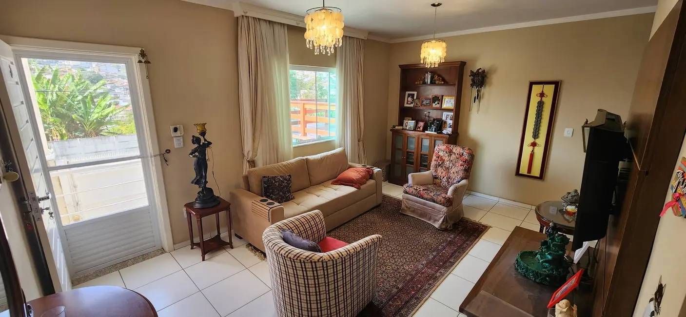 Casa com 3 quartos à venda, 132m2 em Jardim Paulista, Atibaia - SP - imagem 3 Foto 3 de Casa com 3 quartos à venda, 132m2 em Jardim Paulista, Atibaia - SP