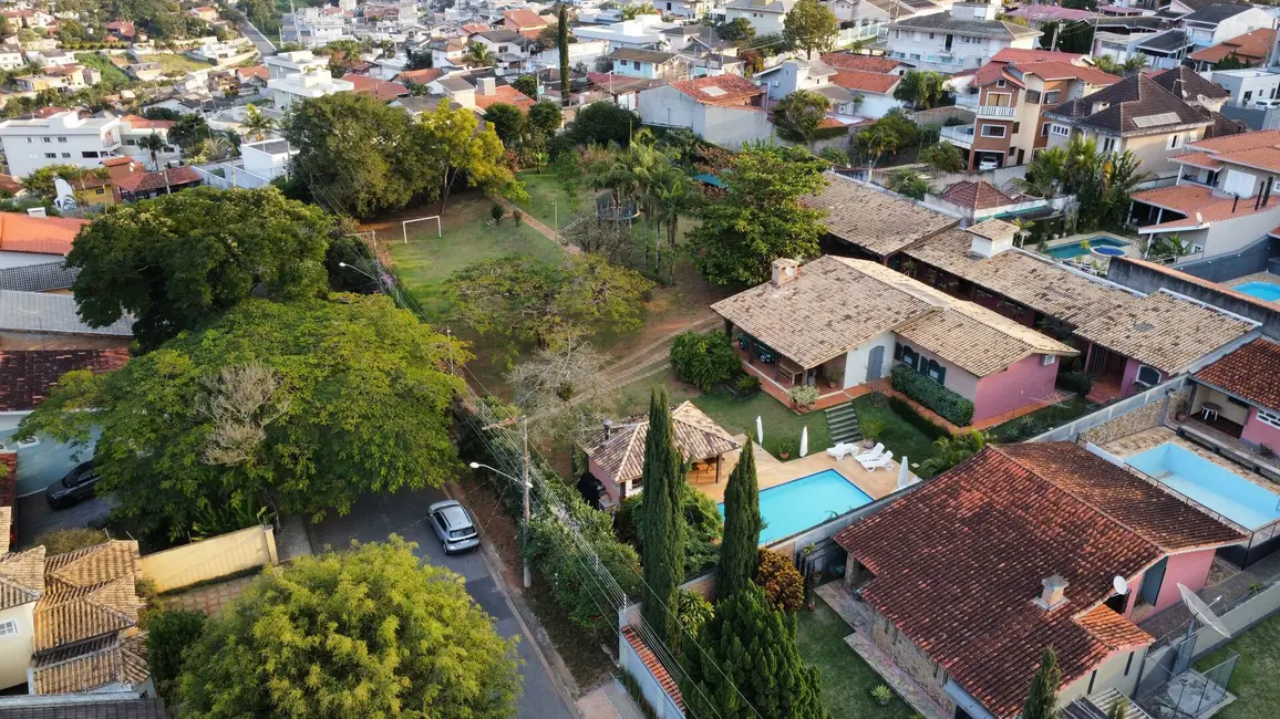 Foto 2 de Casa com 4 quartos à venda, 500m2 em Vila Petrópolis, Atibaia - SP