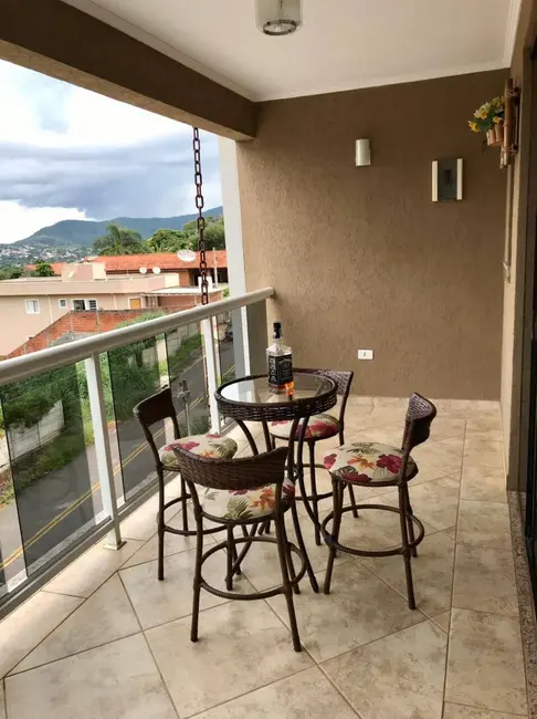 Foto 3 de Casa com 3 quartos à venda, 271m2 em Jardim Brogotá, Atibaia - SP