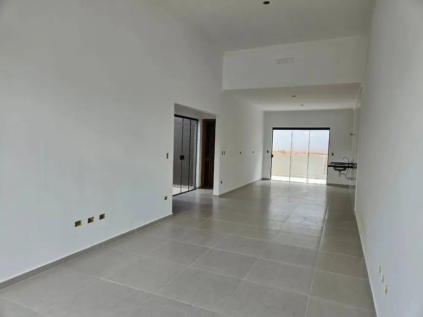 Casa com 3 quartos à venda, 175m2 em Nova Cerejeira, Atibaia - SP - imagem 3 Foto 3 de Casa com 3 quartos à venda, 175m2 em Nova Cerejeira, Atibaia - SP