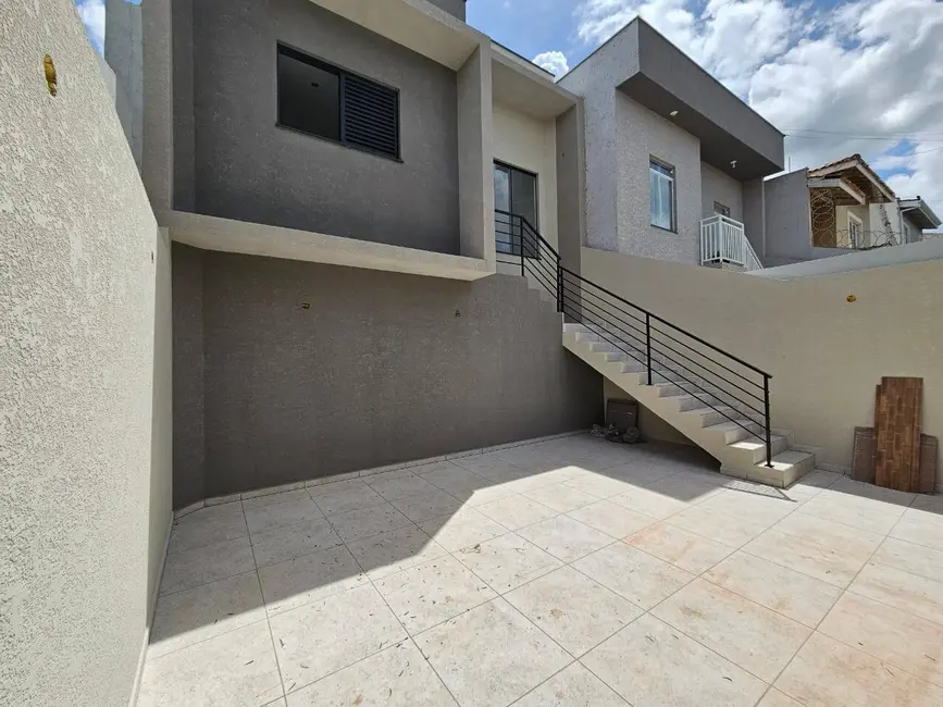 Casa com 3 quartos à venda, 175m2 em Nova Cerejeira, Atibaia - SP - imagem 2 Foto 2 de Casa com 3 quartos à venda, 175m2 em Nova Cerejeira, Atibaia - SP