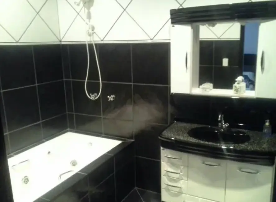 Foto 9 de Casa com 4 quartos à venda, 600m2 em Vila Santista, Atibaia - SP