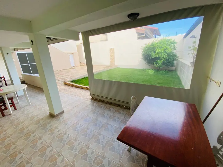 Foto 6 de Casa com 4 quartos à venda, 300m2 em Vila Santista, Atibaia - SP