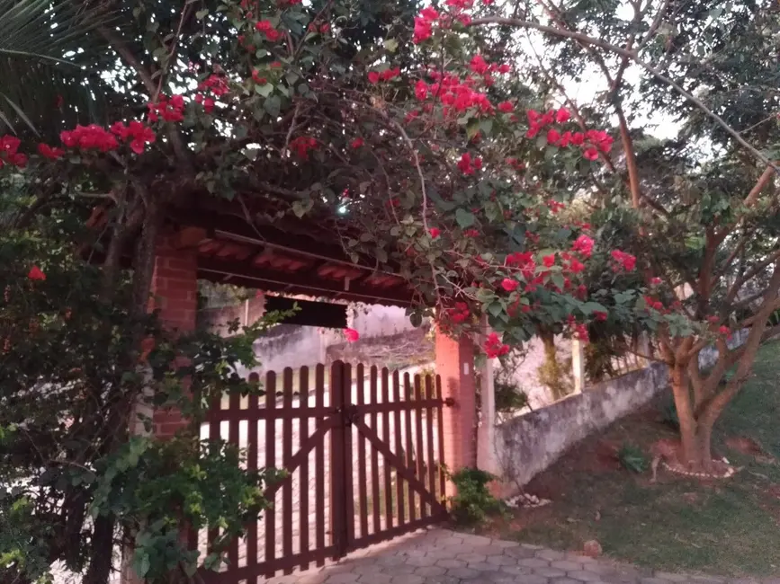 Casa com 2 quartos à venda, 1180m2 em Loteamento Village de Atibaia, Atibaia - SP - imagem 2 Foto 2 de Casa com 2 quartos à venda, 1180m2 em Loteamento Village de Atibaia, Atibaia - SP