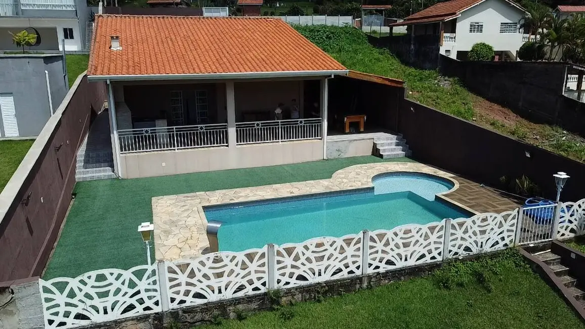 Foto 1 de Casa com 3 quartos à venda, 1400m2 em Jardim Centenário, Atibaia - SP